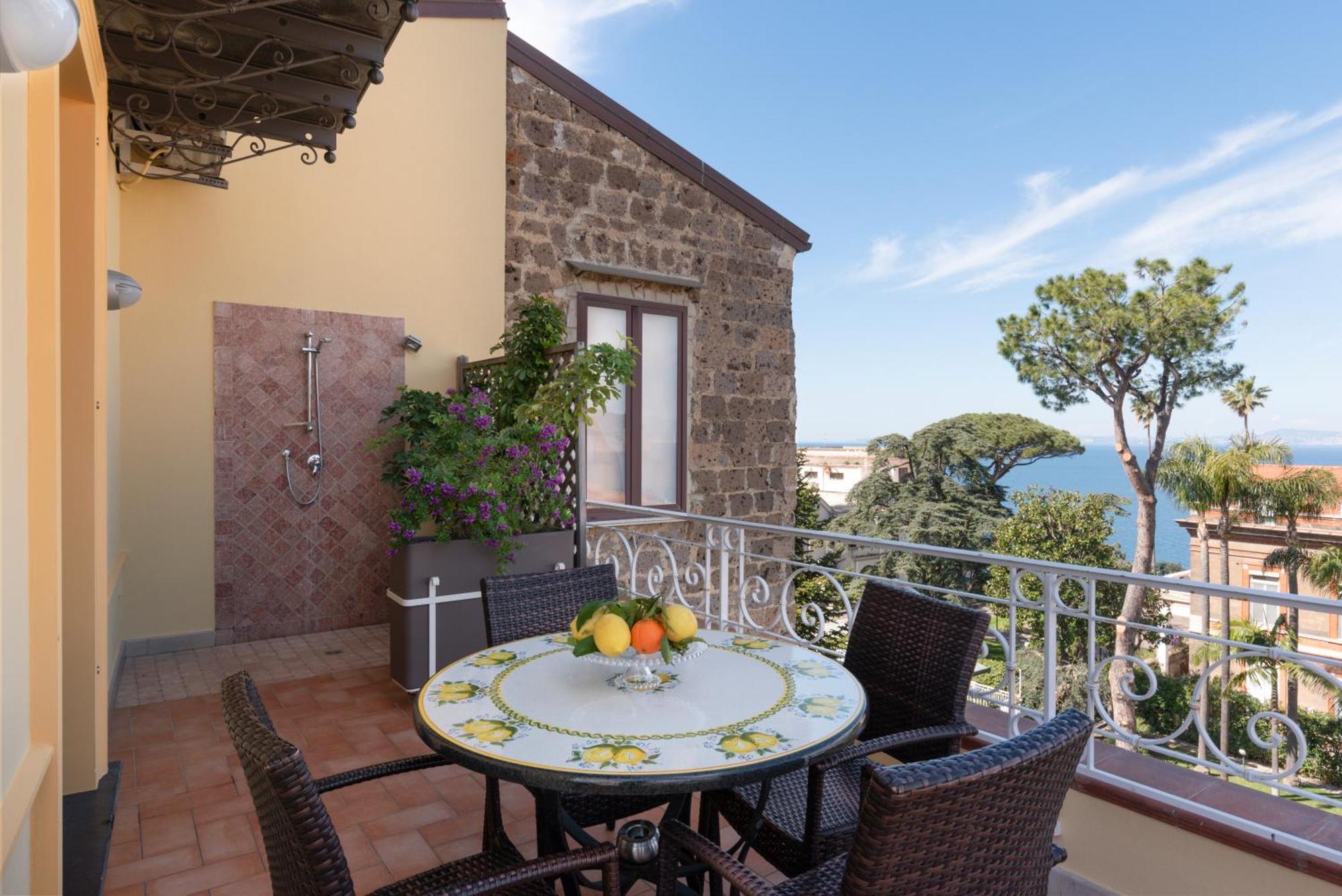 Al Centro Suites Sorrento Eksteriør bilde