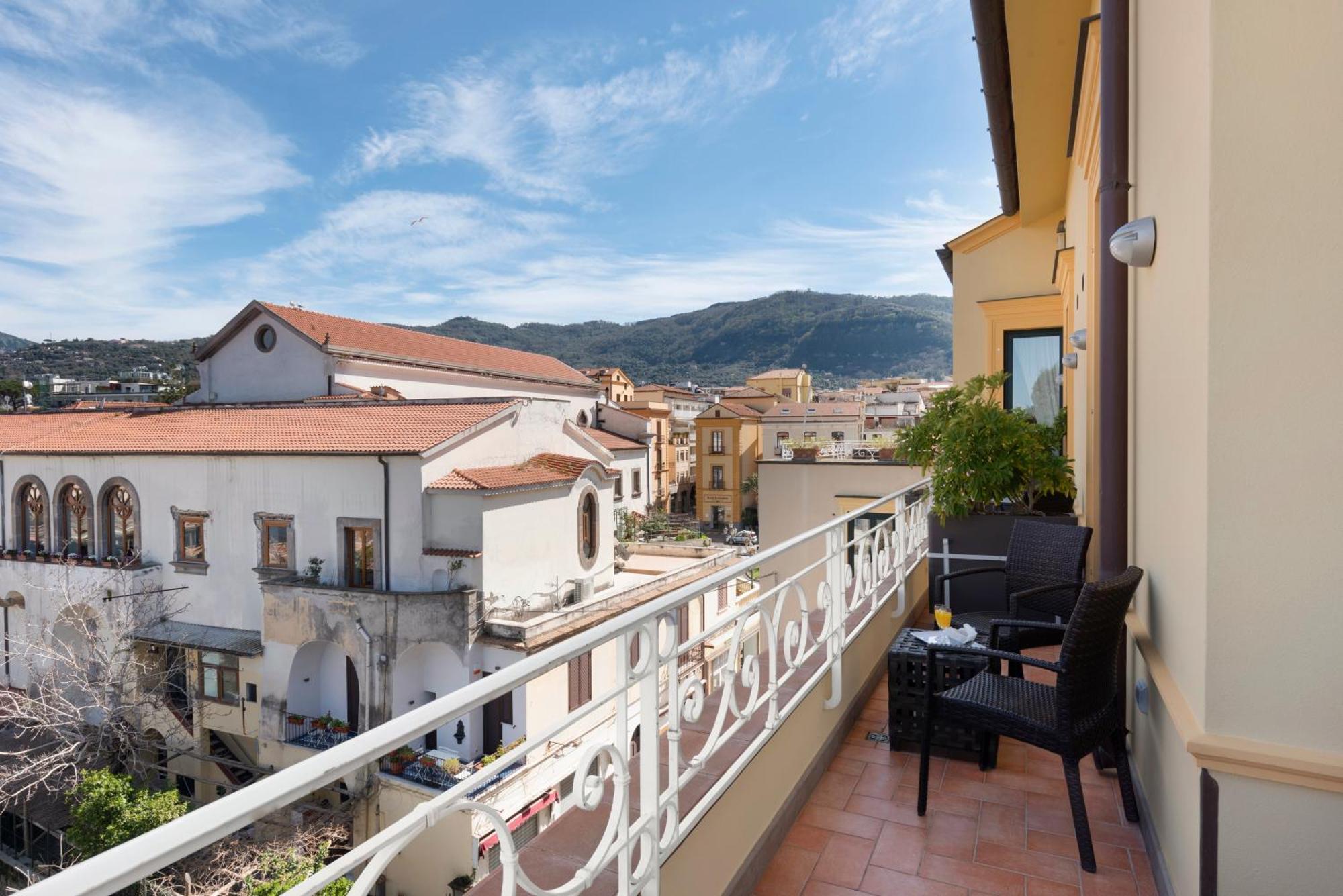 Al Centro Suites Sorrento Eksteriør bilde