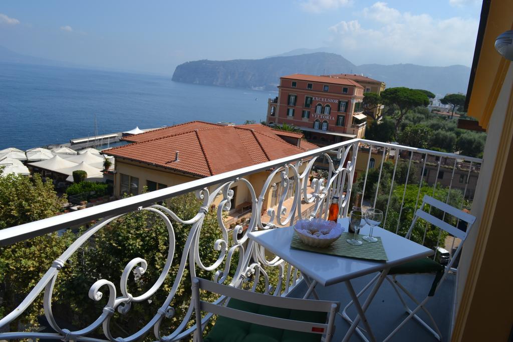 Al Centro Suites Sorrento Eksteriør bilde