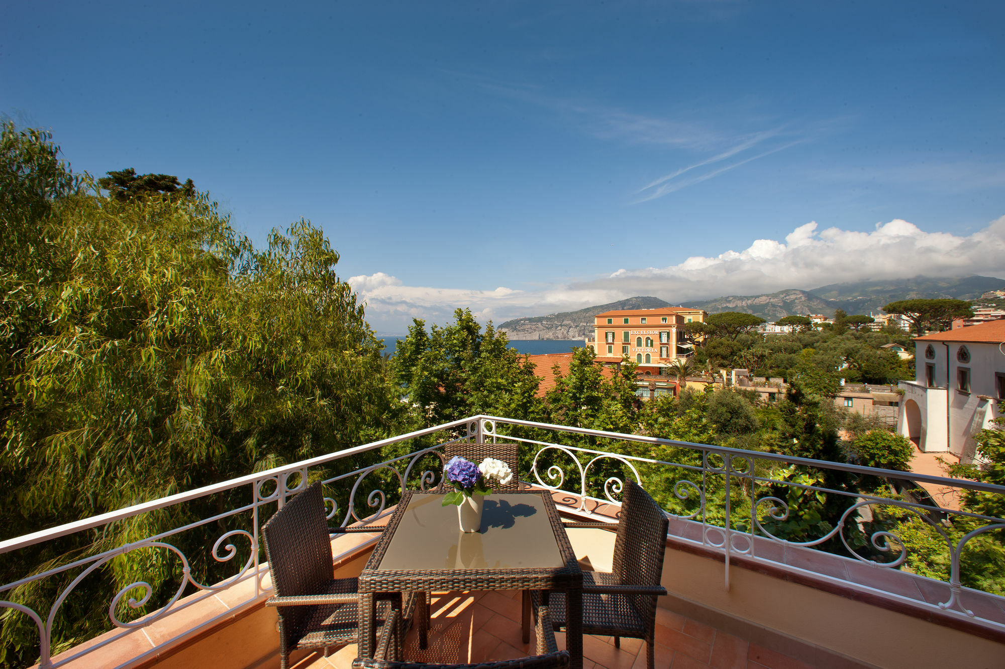 Al Centro Suites Sorrento Eksteriør bilde